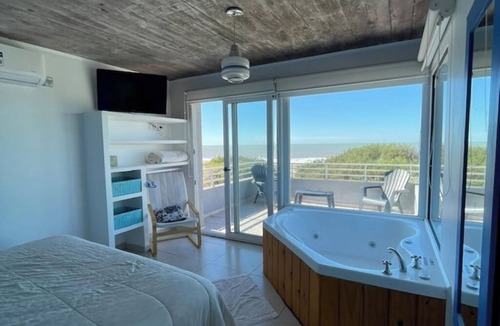 Miramar Apartment | Apartment Azul Beachfront 2 Pax