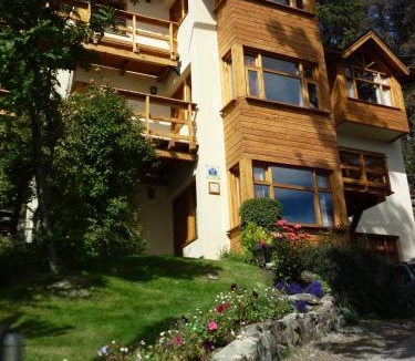 San Carlos de Bariloche Apartment | Apart Hotel Bungalows Los Cipresales