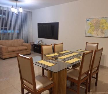 Centro Apartment | Apartamento 130m - 3 quartos com ar-condicionado e estacionamento