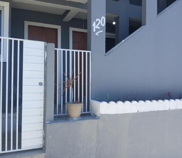 Vargem do Bom Jesus Apartment | Apartamento na entrada dos ingleses