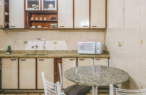Vila Julia Apartment | Apartamento no Guarujá a 3 Min da Praia da Enseada