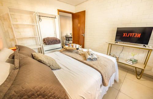 Vila Nova Apartment | Apartamento para Casais com Café de Cortesia, Aquecedor no Quarto, Netflix e Prime Video, Kit Fondue e Praia Próxima