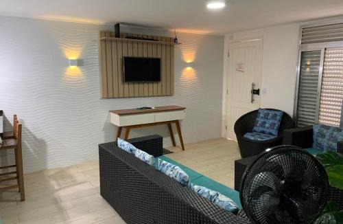 Jardim Vitoria Apartment | Apartamento Praia Enseada Guarujá Wilma - próximo da praia - com ar condicionado e vaga para carro