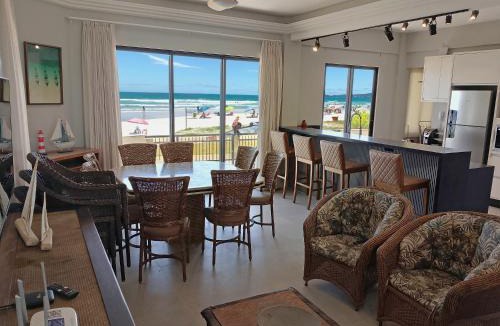 Bombas Apartment | Apartamento Triplex Pé na Areia - Bombinhas