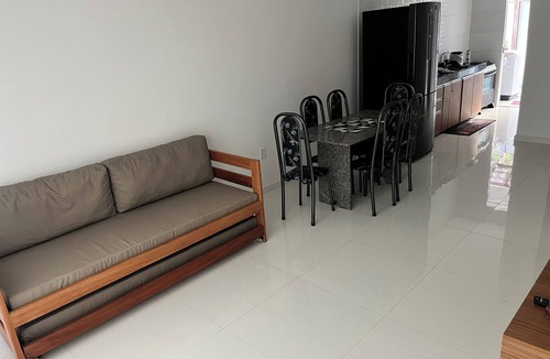 Taperapua Beach Apartment | Apartment 13, a 6-minute walk from Taperapuan beach.