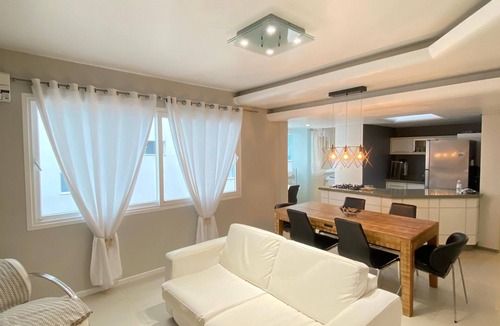 Centro Apartment | Apartment with Ocean View on Avenida Atlântica