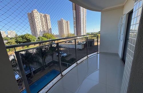 Plano Diretor Sul Apartment | Apartment with AC in living room and bedrooms, with balcony and swimming pool
