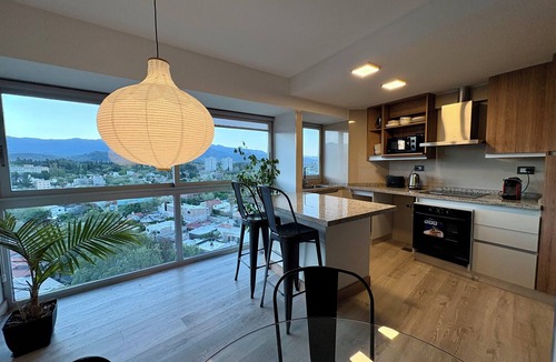 Mendoza City Center Apartment | APARTMENT WITH CITY AND MOUNTAIN/POOL VIEW