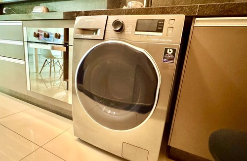 Matriz Apartment | Apto 2 quartos e 2 banheiros no Batel, 25º andar com lava e seca