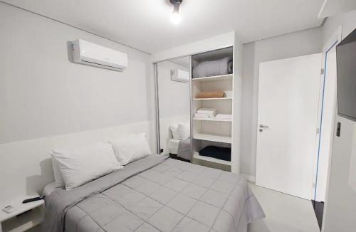 Caicara Apartment | Apto com lazer completo, piscina, ar, mercadinho e pet friendly a 1 min da praia