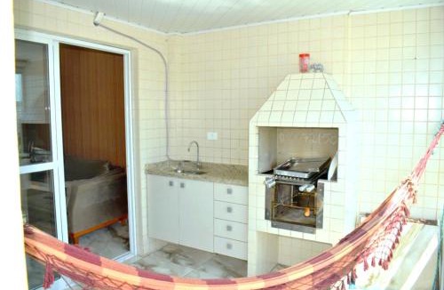Guilhermina Apartment | Apto Confortável e Reformado a 200m da Praia da Guilhermina - 2 Vagas, WiFi e Roupas de Cama Inclusas!