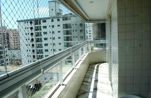 Guilhermina Apartment | Apto Confortável e Reformado a 200m da Praia da Guilhermina - 2 Vagas, WiFi e Roupas de Cama Inclusas!