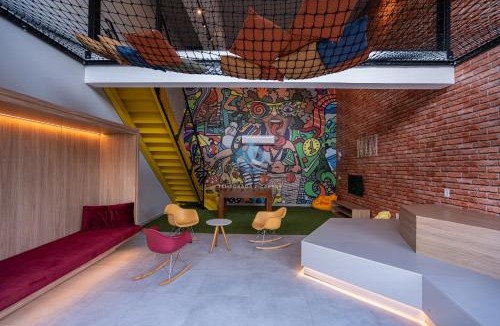 Itacolomi Apartment | Apto em condomínio Pé na areia 3 Quartos Cozinha Completa Sacada com Churrasqueira Vaga de Garagem Piscina borda infinita Academia Quadra de esportes Sala de Jogos Summer Home Club acesso direto a praia