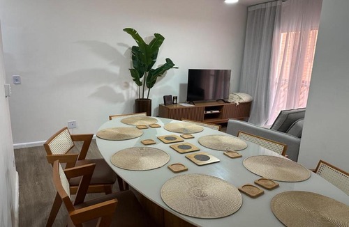 Parque Enseada Apartment | Apto Praia da Enseada 1 Vaga, quartos com Ar