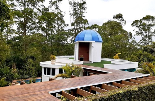 Vargem Grande Paulista Cottage | Atlantic Forest preserved. Mediterranean style house.