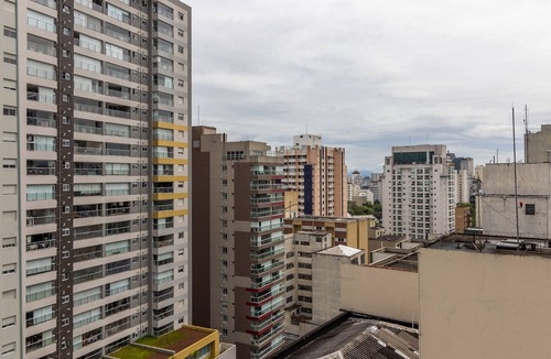 Consolacao Apartment | Baixo Augusta queen bed, pool, gym and garage