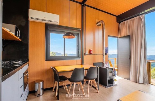 Anitapolis Ski Chalet | Bathtub With a View and Glass Roof, Serra VST041