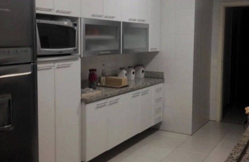 Centro Apartment | Beachfront Apartment in Pitangueiras Beach, Guarujá - Maison La Plage Building