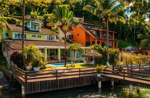 Ilha Do Jorge House | Beachfront Paradise House in Angra dos Reis with Pool, Deck, and More!