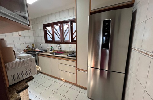 Piuma House | Beachfront property with ocean view in Piúma, near Iriri, sleeps up to 23 people with camping facilities.