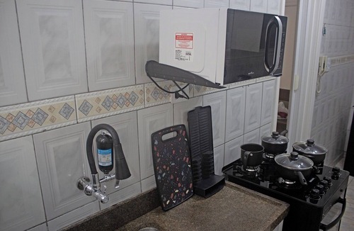 Aparecida Apartment | Beachfront studio apartment on Aparecida beach, Santos, with fast Wi-Fi.
