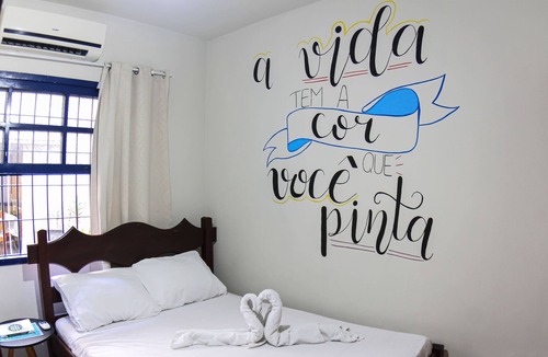 Praia da Enseada Cabin | Beachside Coziness: Your Ideal Escape.