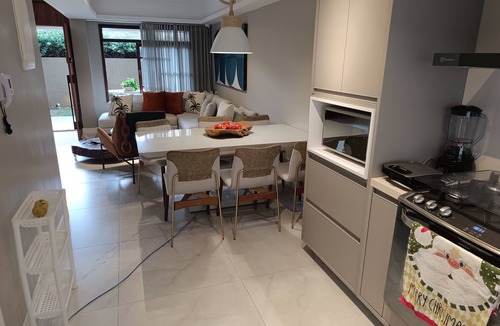 Flamengo House | Beautiful 3-bedroom house on the beachfront.