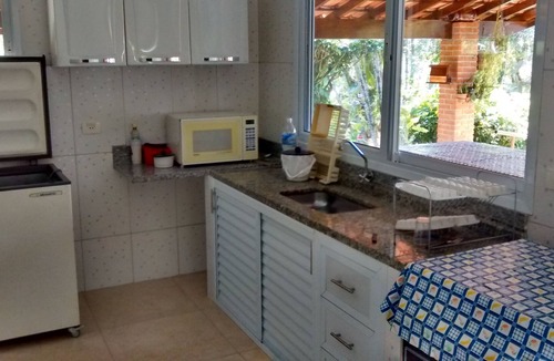 Chacaras Primavera House | Beautiful country house with pool and lots of green