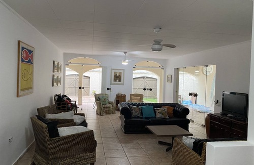 Jardim Vitoria House | Beautiful house one block from the beach and shopping center