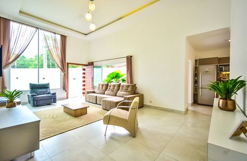 Costa do Sol House | Beautiful house with Lado Serra swimming pool, barbecue, internet, Wifi, cable TV.