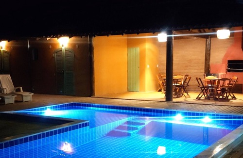 Cunha Cottage | Beautiful Site with private waterfall, 4 km from Cunha