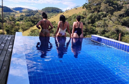 Cunha Cottage | Beautiful Site with private waterfall, 4 km from Cunha