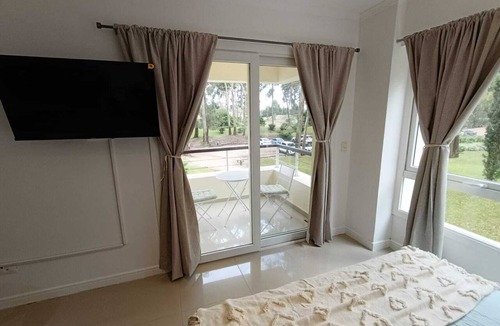 Maldonado Apartment | Beautiful Studio Apartment in Green Park II, Solanas