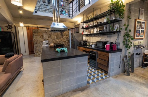 Portao House | Blaze's SkateHouse: Eco-spa e Refúgio- Atibaia, SP