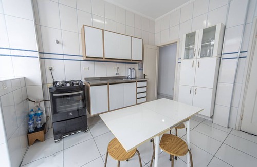 Boqueirao Apartment | Boqueirão Apto c Ar a 100m da Praia Perto de Tudo