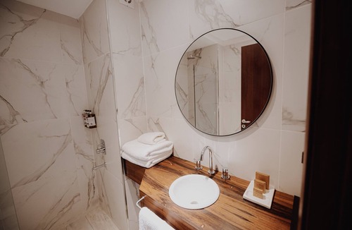 Rio Cuarto Hotel | Boutique Stay near Sarmiento Park (1.4 Mi) | Heated Indoor Pool, Free Breakfast