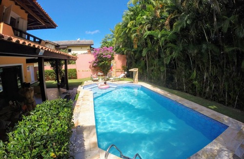 Balneario Praia do Pernambuco House | BEAUTIFUL, LARGE AND COZY HOUSE CLOSE TO THE BEACH, GATED COMMUNITY, SWIMMING POOL, BARBECUE