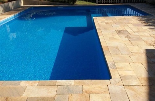 Parque Velho Hotel Cottage | House in verdant paradise with golden lake, gated community