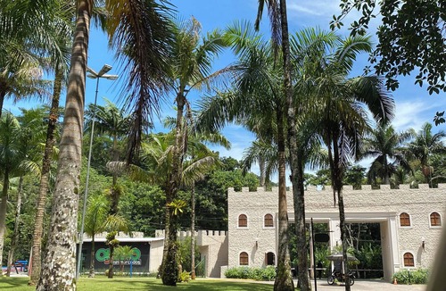 Parque Imperial House | Casa Praia e Serra: Condomínio Fechado e Contato com a Natureza, 5 min da Praia!