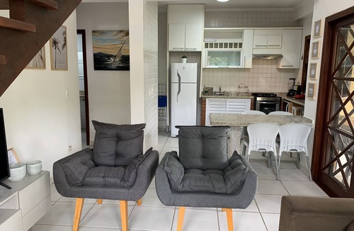 Maresias House | House H 11 in Maresias, gated community facing the beach.