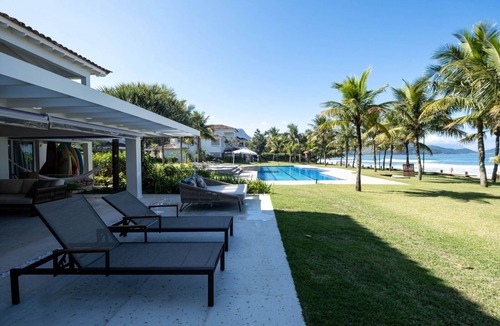 Maresias House | Casa de Condomínio com 7 Quartos em Condomínio Fechado