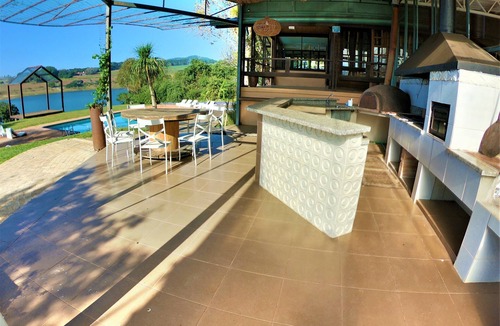Sete Pontes House | Chacara pe na areia 500 mts de prainha particular 12 suítes, campo futebol 50h