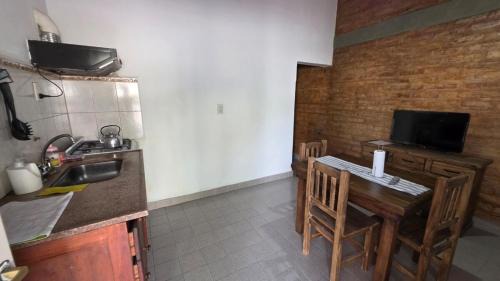 Choele Choel Apartment | Cabaña centrica con camas individuales a 100m de la ruta