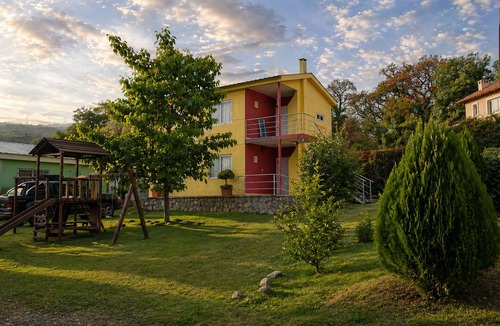 Vaqueros Cottage | Cabaña del Sol Ground Floor 2 Bedroom Cabin for 6 Guests