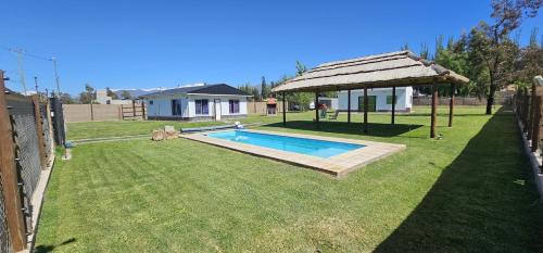 Las Compuertas House | Cabañas con pileta CLIMATIZADA y parque en Mendoza VERDE