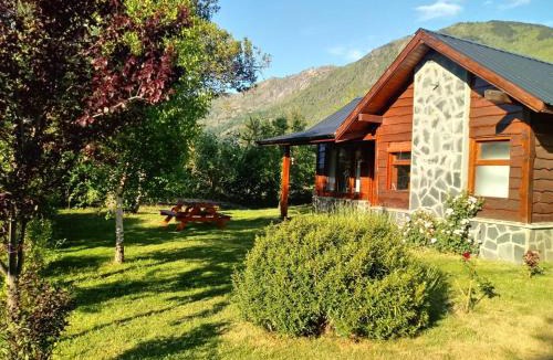 Lago Puelo Ski Chalet | Cabañas Peñi Huen