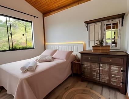 Santo Amaro da Imperatriz Apartment | Cabana Jardim dos Pássaros com Hidro e Lareira