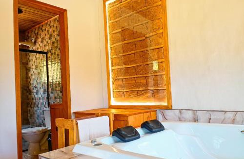 Quitandinha House | Cabana de Barro com Banheira Refúgio de Paz perto de Curitiba