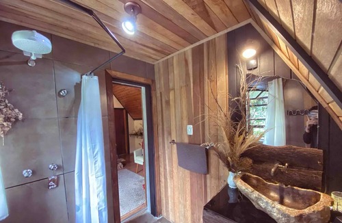 Vila Iara Cabin | Cabana Encantos da Serra 5 minutes from capivari. we accept pet