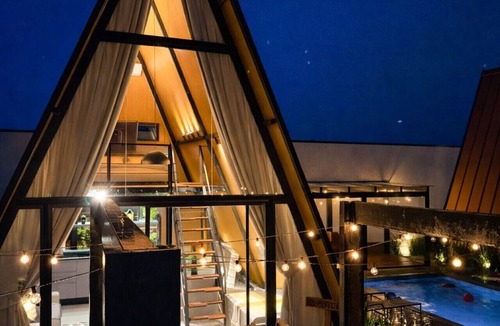 Palhoca Cabin | Cabana Industrial com Hidro e Piscina Aquecida